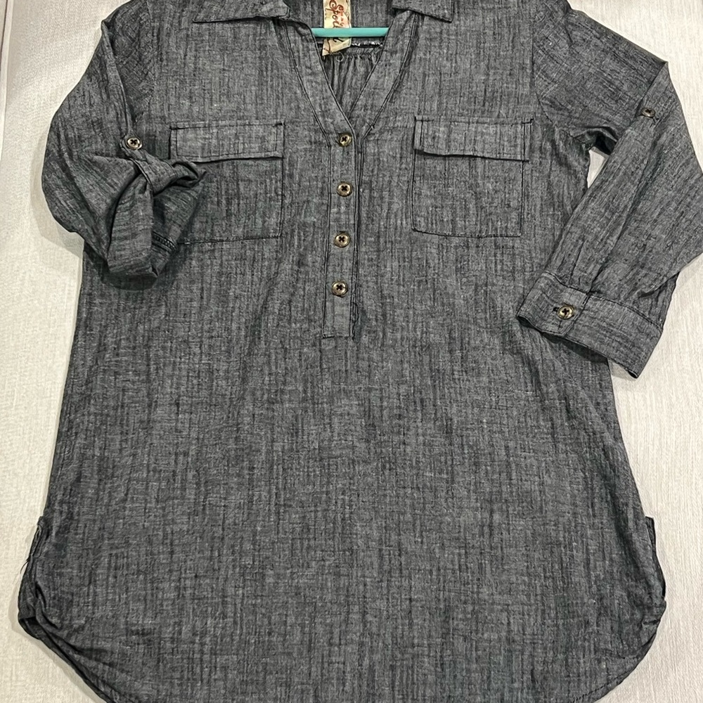 Women’s Gray Button-Up Long Sleeve Tunic Shirt
